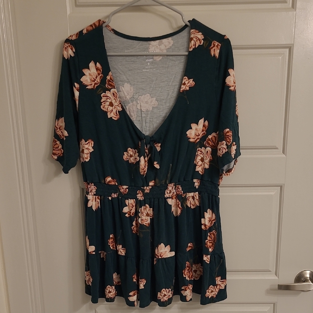 Torrid Floral Green Women's Top - Picture 3 of 6